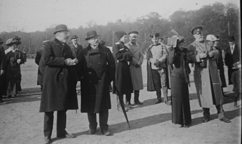 Photos anciennes avec des militaires et civils St PETERSBOURG 1912 Milit116