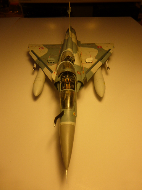 Scratch: 1/32 - Dassault Mirage 2000B (bois et carton) 2015-013