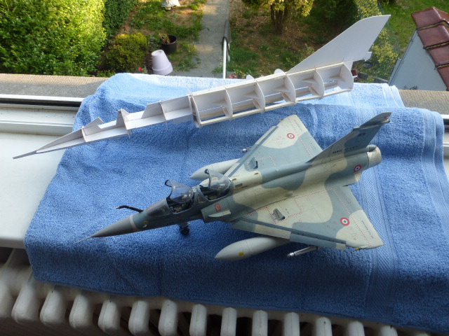 Mirage IV 1:32 en bois et carton P1020572