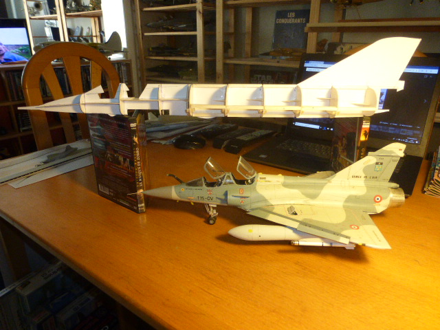 Mirage IV 1:32 en bois et carton P1020574