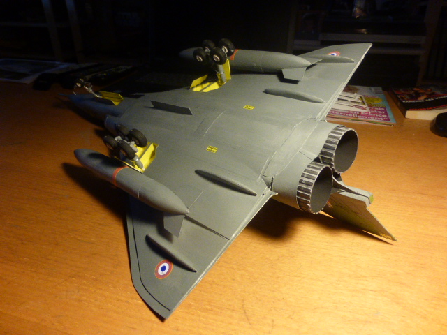 Mirage IV 1:32 en bois et carton - Page 2 P1020618