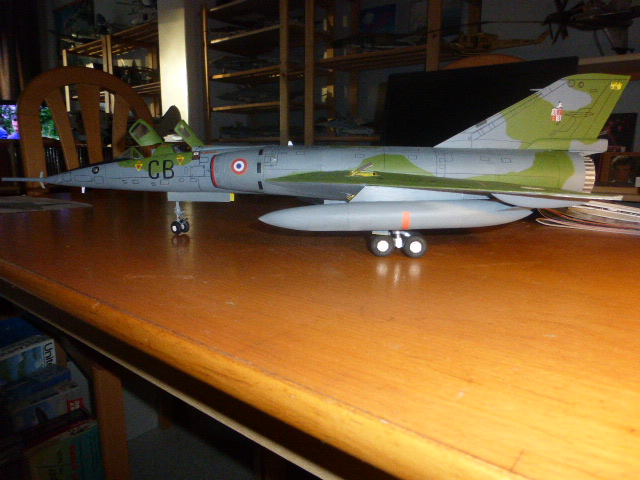 Mirage IV 1:32 en bois et carton - Page 2 P1020619