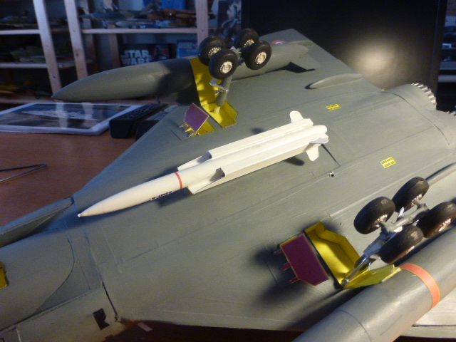 Mirage IV 1:32 en bois et carton - Page 2 P1020624