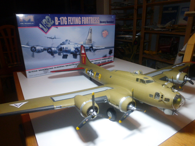 [HK Models] 1/32 - Boeing B-17G Flying Fortress P1040317