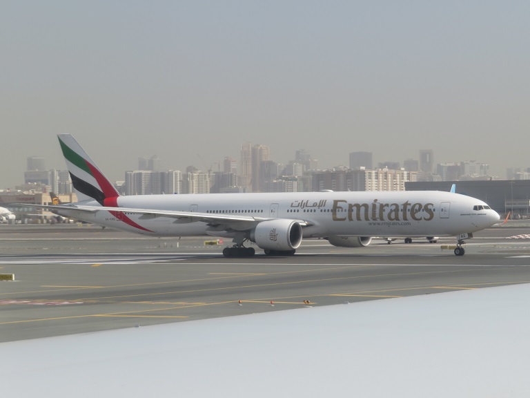 [Emirates] Boeing B777 Img_9747