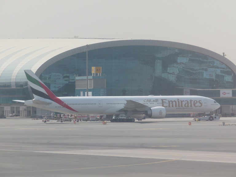 [Emirates] Boeing B777 Img_9751
