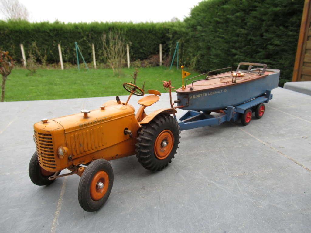 " Tracteur RENAULT , vedette RENAULT 85 S avec sa remorque C-Y-P " - Page 2 Img_0422