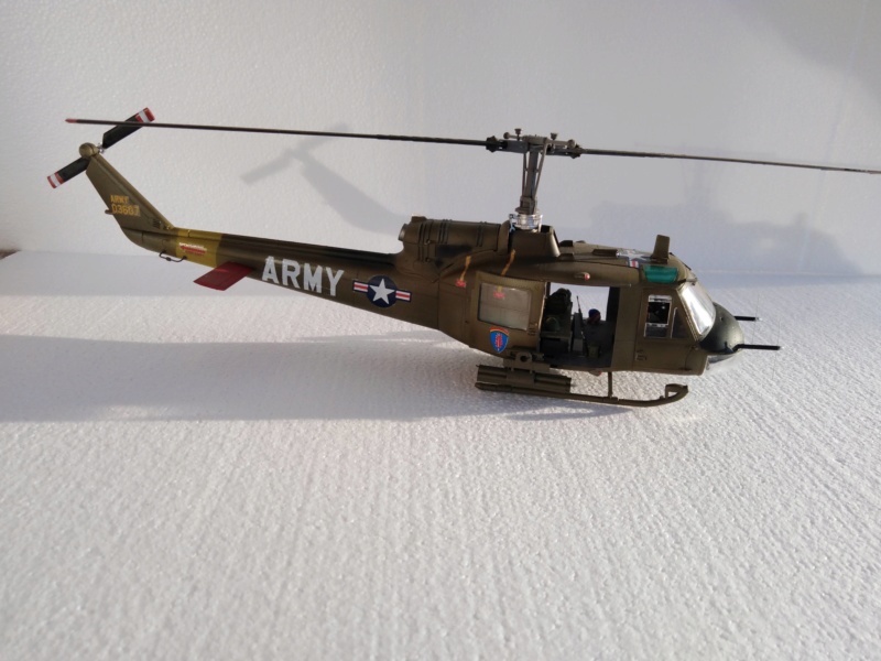 UH-1B Iroquois , Séminar 1/35  5210