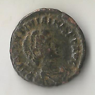 AE4 de Valentiniano II. SALVS REI PVBLICAE. Victoria marchando a izq. Cyzicus?. 3510