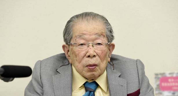 طبيب ياباني يكشف القواعد التي تطيل العمر 10369110