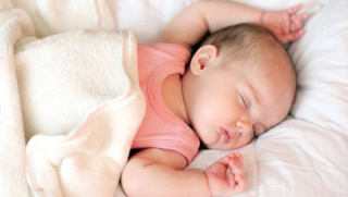 نصائح  لنوم الطفل الرضيع بطريقة صحية Header10