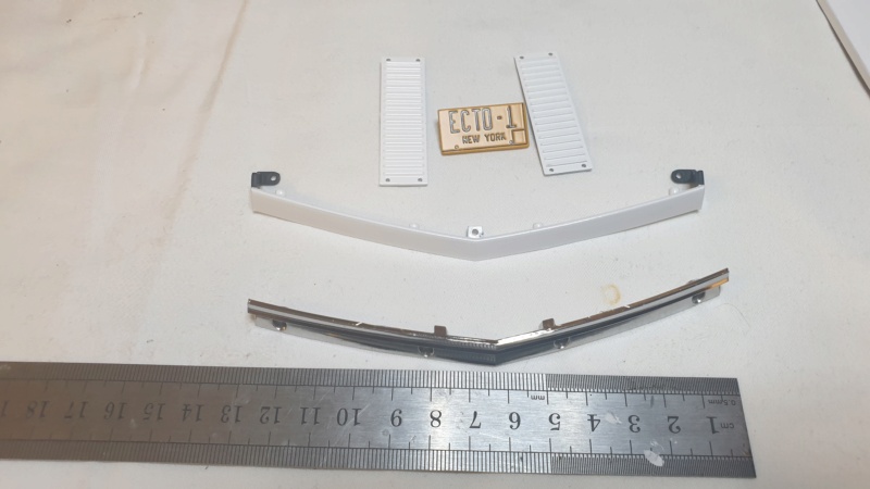 1:8 Replik von Ecto-1, dem Cadillac aus Ghostbuster I-II 20210439