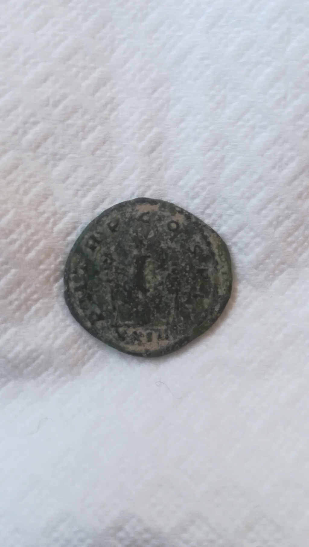 Varias monedas Romanas de AE. Img_2035