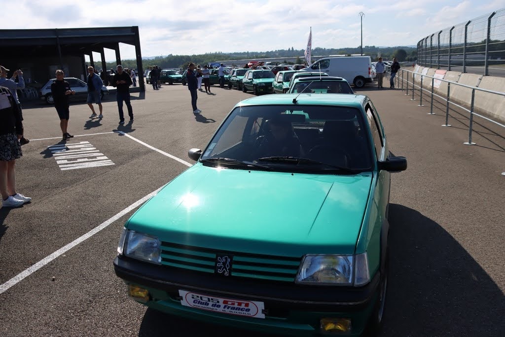 [58] 205 GTi Griffe - 130cv - AM91 - Vert Fluorite Img_0028