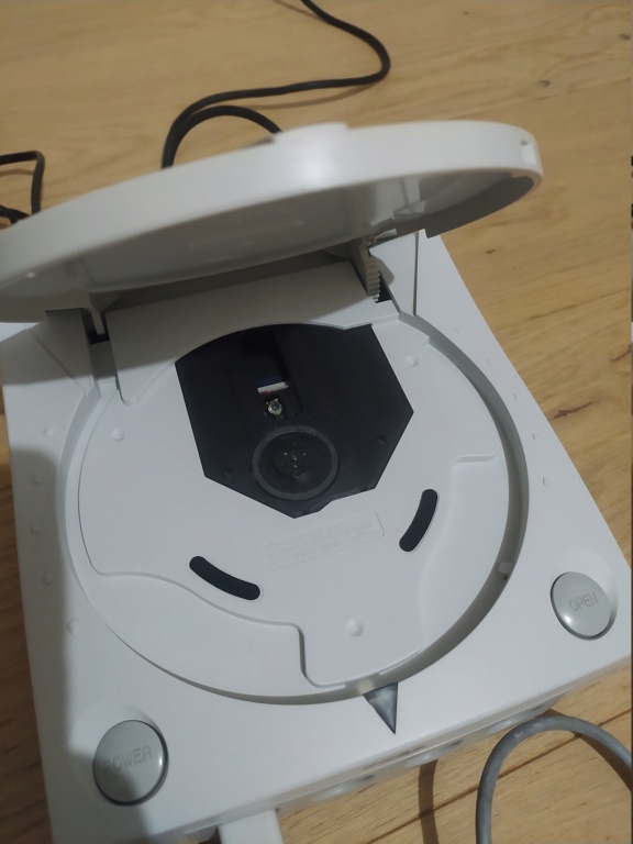 VDS Sega Dreamcast modee gdemu avec lecteur gdrom Img_2010