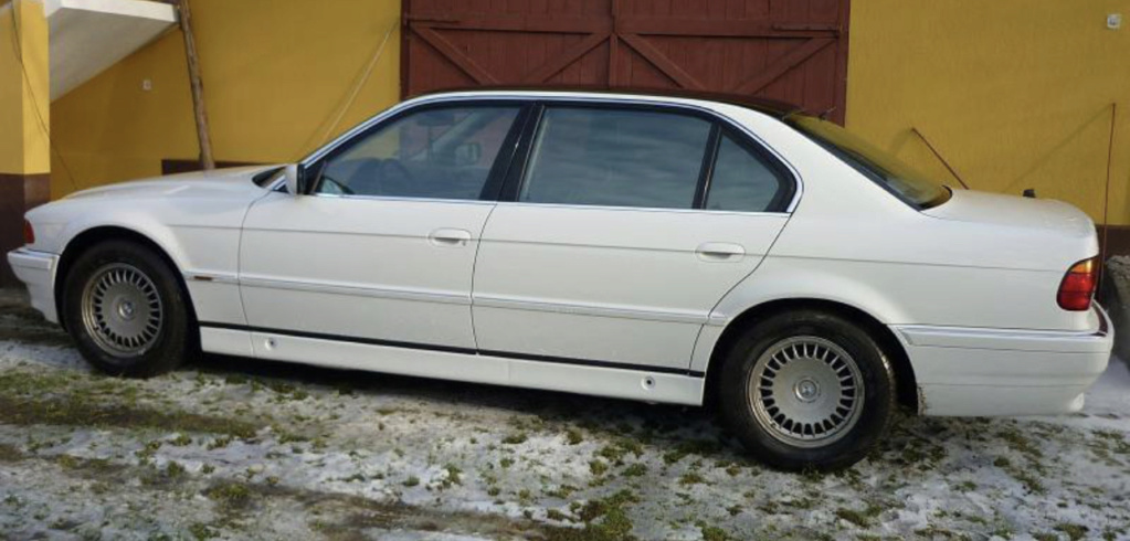 White BMW 750iL E38 phase 1 9e183a10