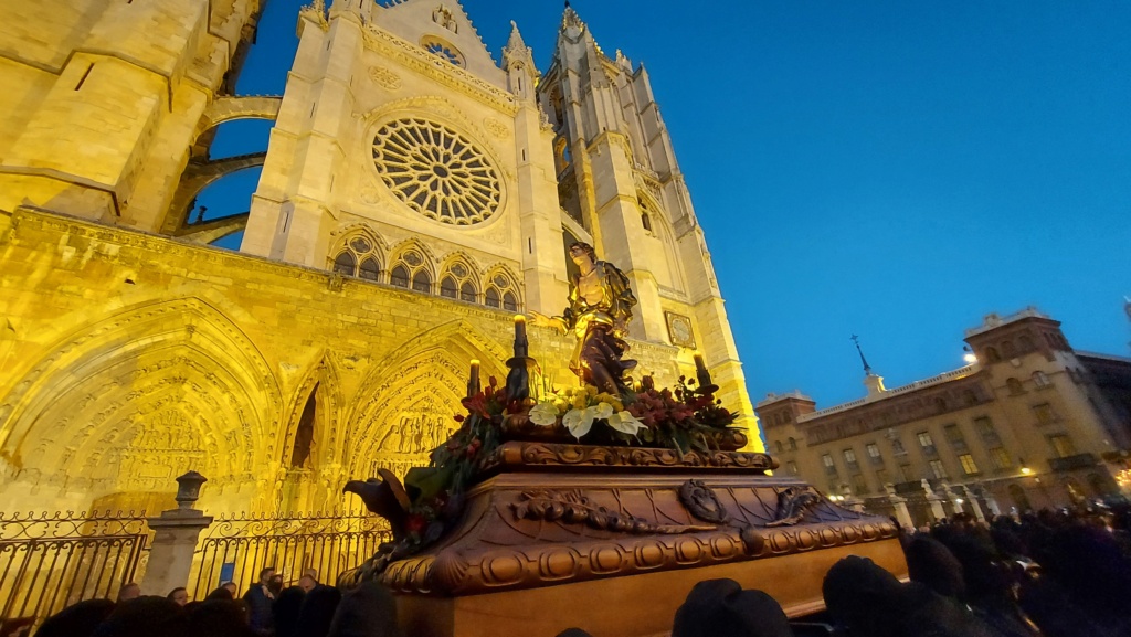 Solemne y Oficial Procesión del Santo Entierro 20220422