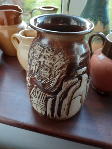 Anyone recognise this pottery, Kanji mark - Japanese ?  20221222