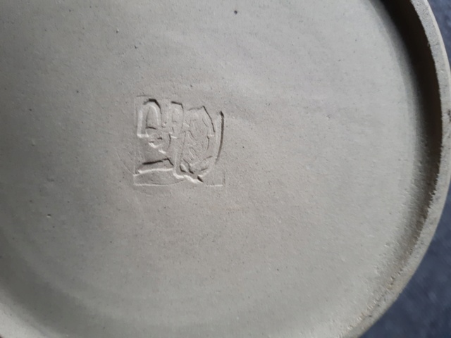 Anyone recognise this pottery, Kanji mark - Japanese ?  20221223
