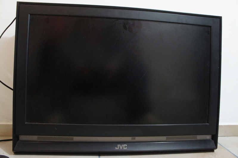 Телевизор JVC 32 + чанта Dsc03101