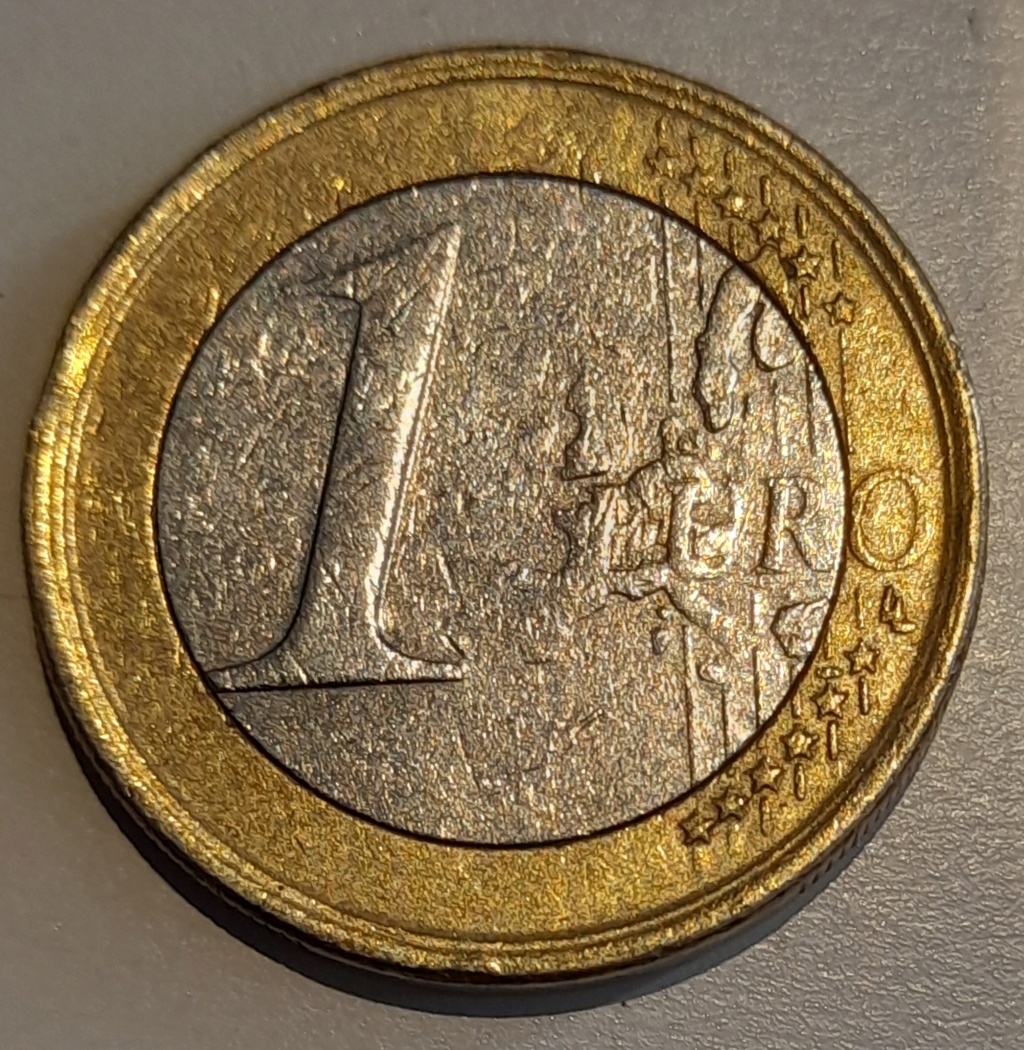 Moneda 1 euro retocada o muy mal acuñada? 20240510