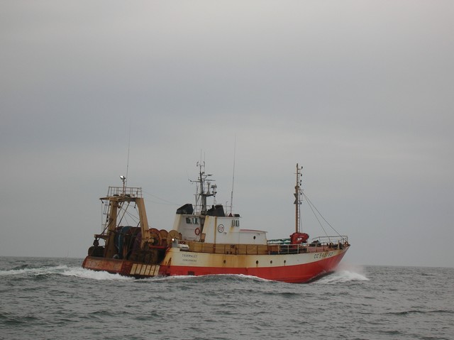 [VIE DES PORTS] Quelques bateaux de pêche (sur nos côtes Françaises) 27_03_11