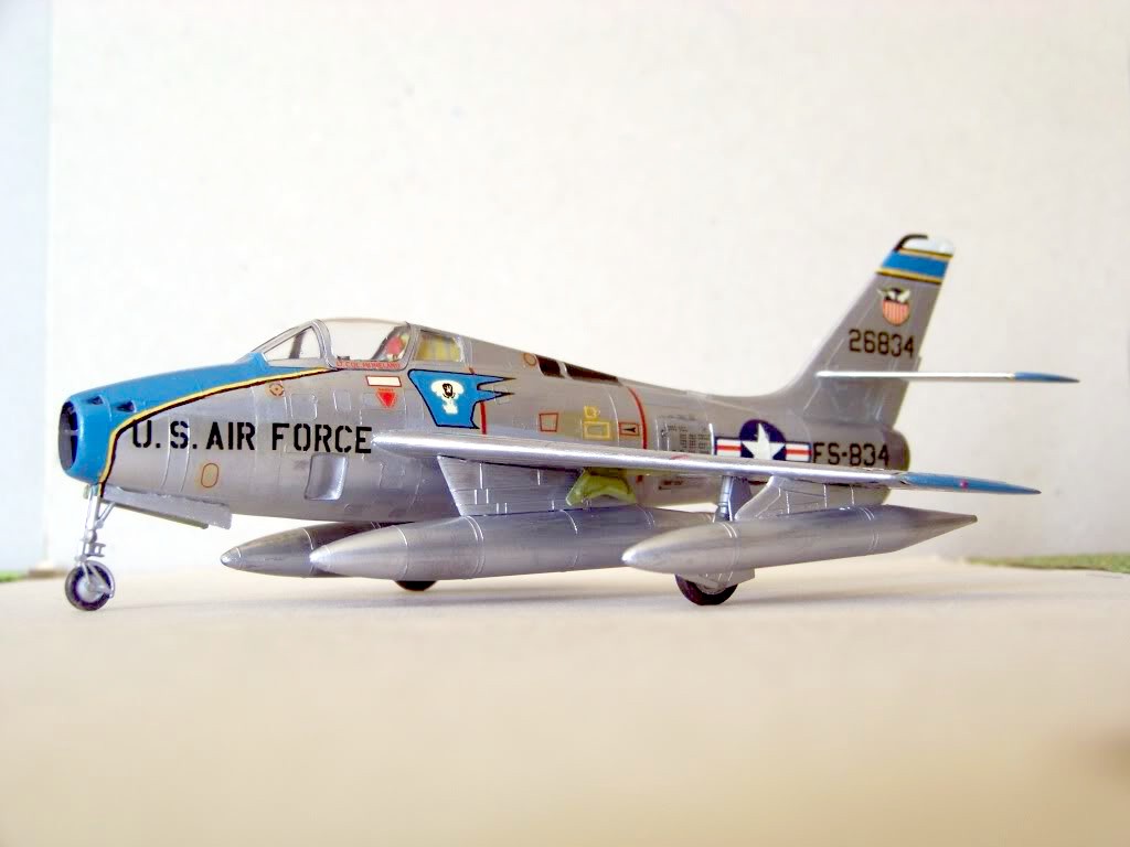 [Italeri] Republic F-84F Thunderstreak, 1975 100_2710