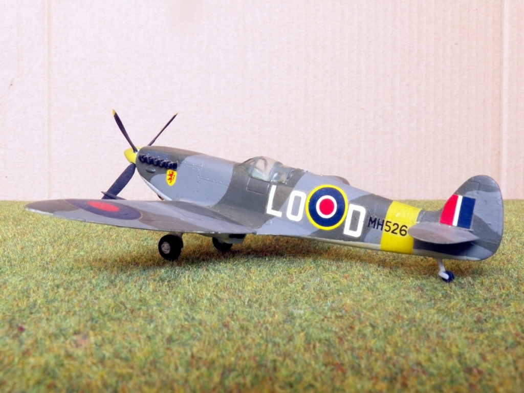 [Airfix] Supermarine Spitfire IXb, 1959  101_0717