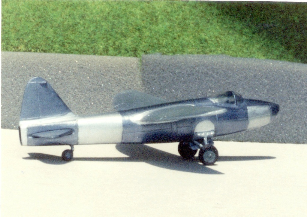 [12 Square] Heinkel He 178 V1, vers 1980  Heinke19