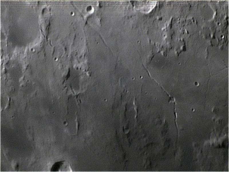Rimae Hyginus - 26 Mars 2007 Moon_r10