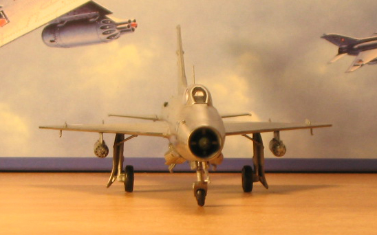 [Revell] MiG-21 F-13 - 1/72 Face10