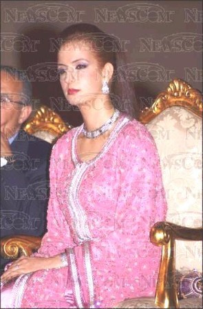 آخر صيحات اللباس المغربي من القصر الملكي nati-18 22210