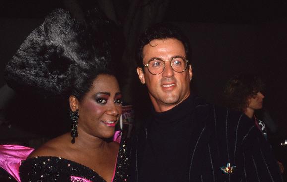 STALLONE et les stars. - Page 15 Singer10