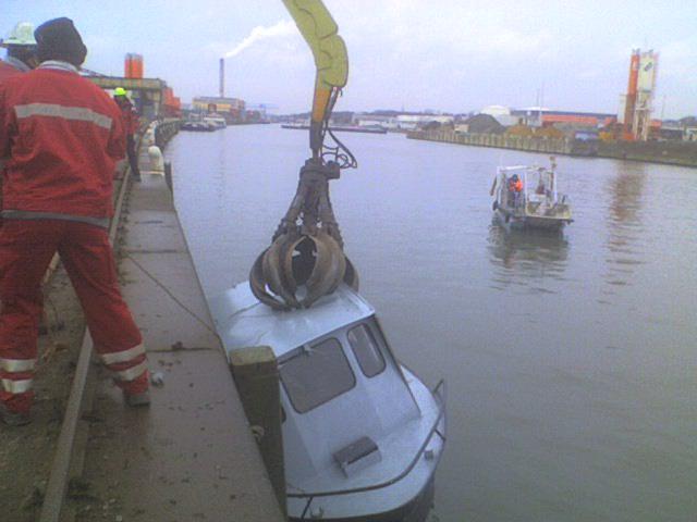 Un bateau des cadets de Marine coule dans le canal Bruxelles 56370910