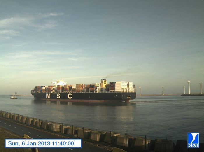 Photos en direct du port de Zeebrugge (webcam) - Page 57 Zeebru29