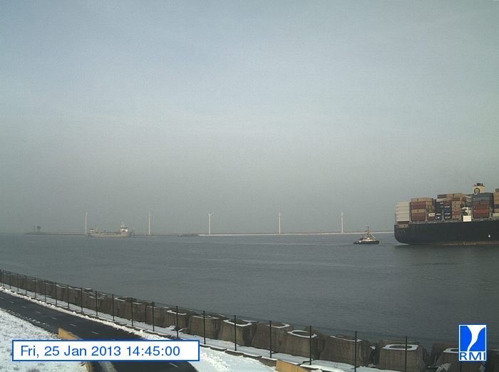 Photos en direct du port de Zeebrugge (webcam) - Page 58 Zeebru52