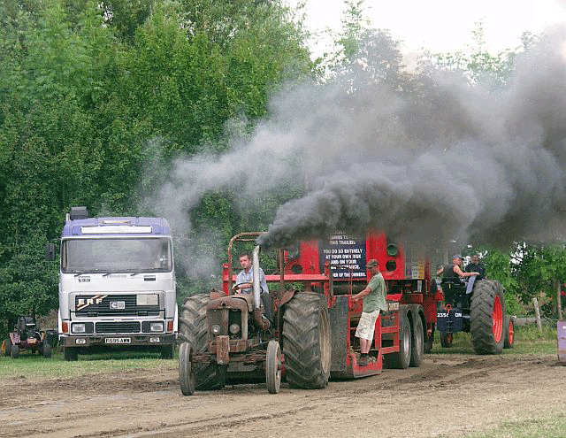 tracteurs anciens en tracteur pulling 08-rus10