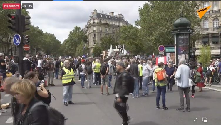 FIN DE LA REPUBLIQUE FRANC MACONNE PAR LE CHOIX DE DIEU - L' ENFANT D'ALZO DI PELLA  - Page 20 Manif_10