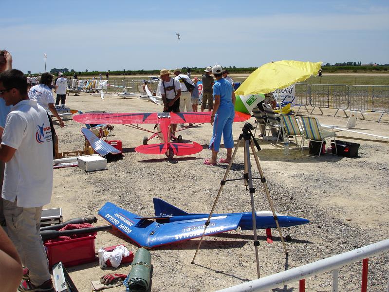 Rassemblement International d'Aéromodélisme Arles juin 2006 Dsc01165