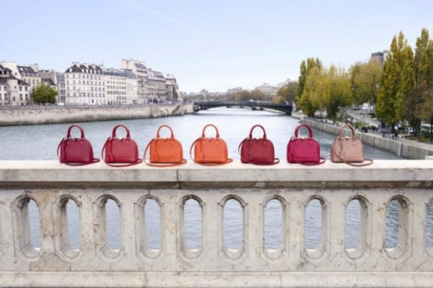 Louis Vuitton 'Small is Beautiful' koleksioni i cantave te dores! 397
