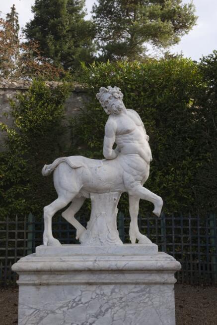 Le centaure, une créature fabuleuse à Versailles  09-57010