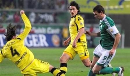 VIDEO: Dortmund lako protiv Wolfsburga Dzeko_10