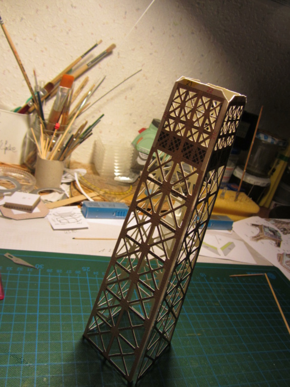 Der Eiffelturm 1:300 gebaut von XEDOS - Seite 2 Img_8167