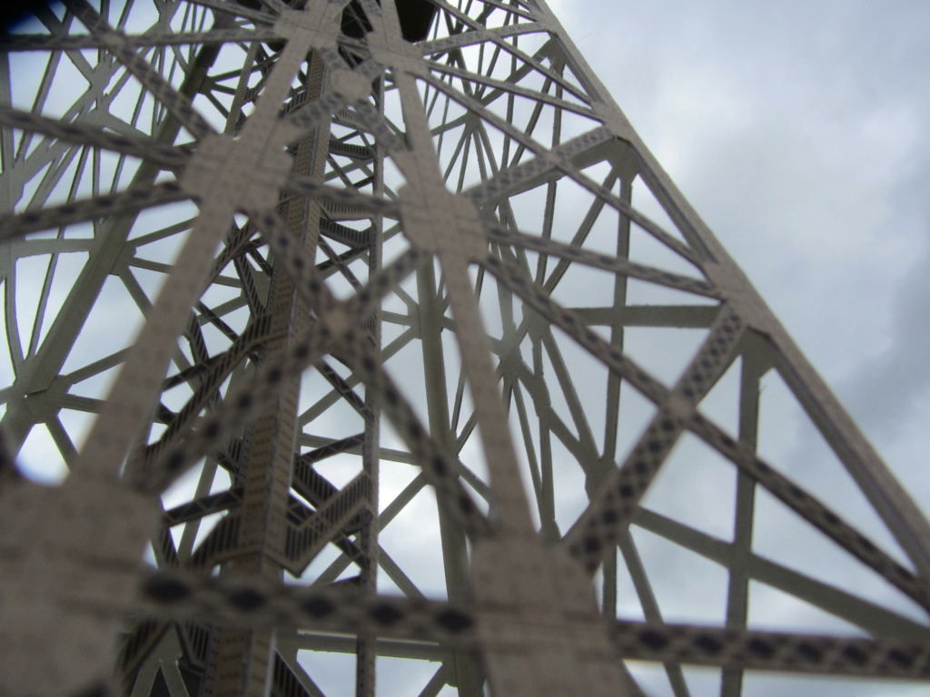 Der Eiffelturm 1:300 gebaut von XEDOS - Seite 3 Img_8838