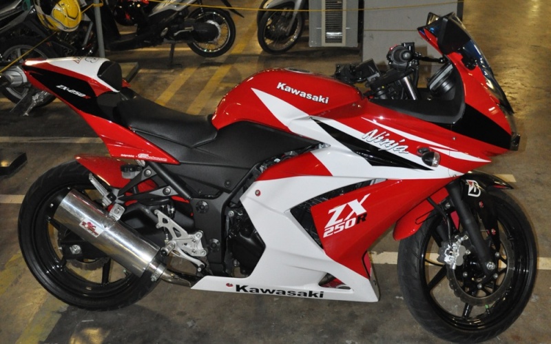 WTS RED Ninja 250R July 2009 with Minimalist Modification....SOLD Ninin213