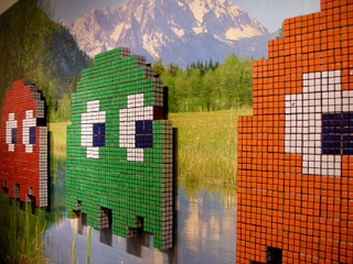 Des oeuvres d'art faites avec des Rubik's Cube Invade11