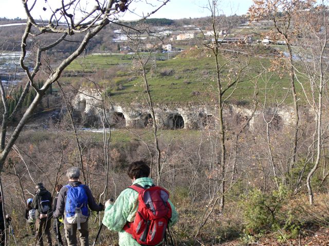 ESCURSIONE DEL 23/12/2012 da Lugo al Ponte di Veja e visita a grotta preistorica P1310913