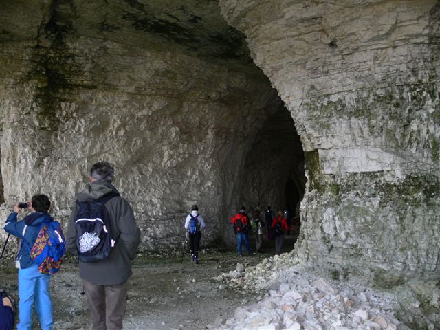 ESCURSIONE DEL 23/12/2012 da Lugo al Ponte di Veja e visita a grotta preistorica P1310915