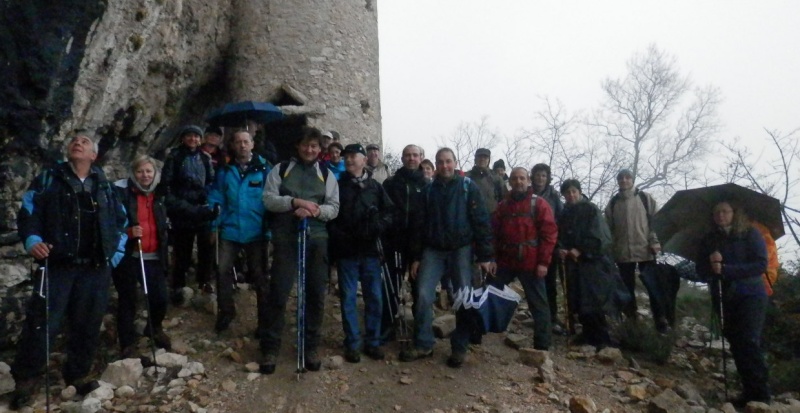 ESCURSIONE DEL 26/12/2012 da Grezzana, grotta e torre del Falasco e Montecchio. Pc260014