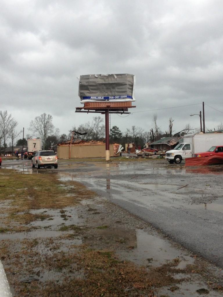 Tornado out breaks in Ga and S.Carolina fatalities...on twitter Bb3x6n10